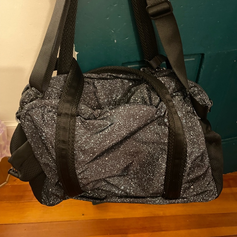 lululemon duffle